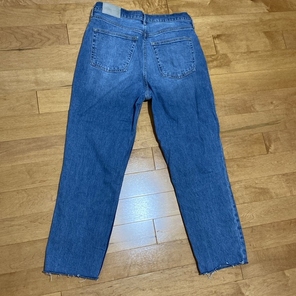 Everlane Organic The Original Cheeky Jean - Picture 6 of 11